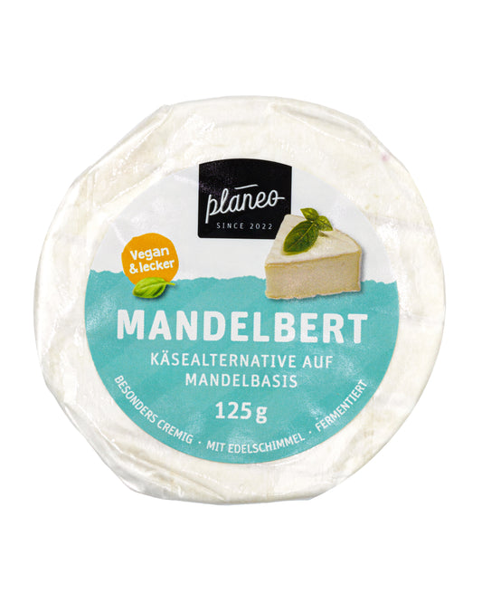 Der Mandelbert von planeo ist eine leckere Camembert-Alternative auf Mandelbasis.