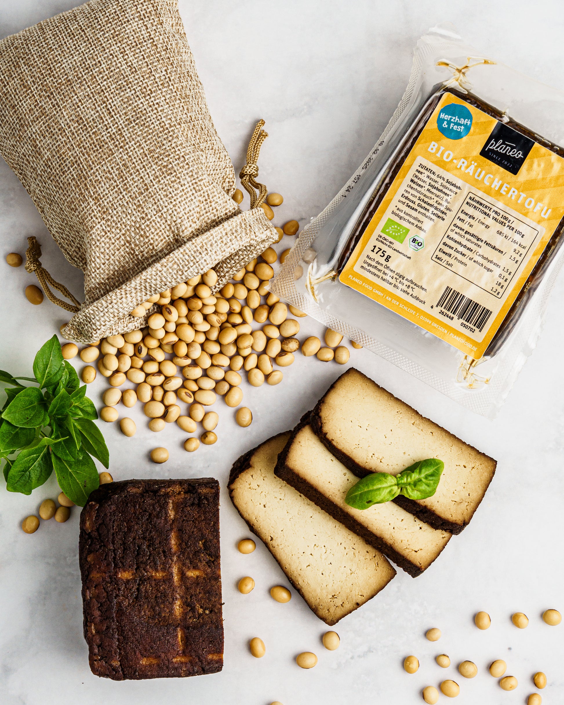 Unser Räuchertofu von planeo bereichert jede Mahlzeit - ob kalt, ob warm.