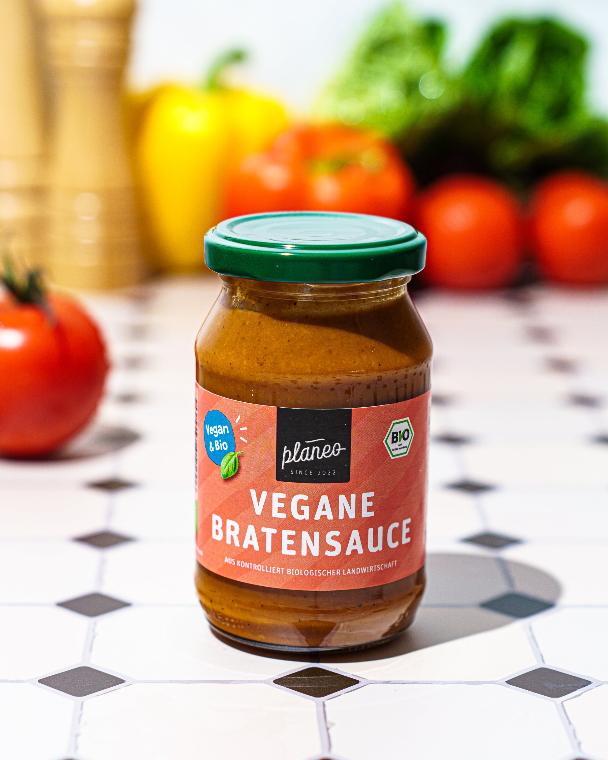 Die BIO vegane Bratensauce von planeo ist die perfekte Begleitung zu veganen Bratengerichten wie unserer veganen Ente oder einem selbstgemachten Festtagsbraten aus unserem Seitan fix. 