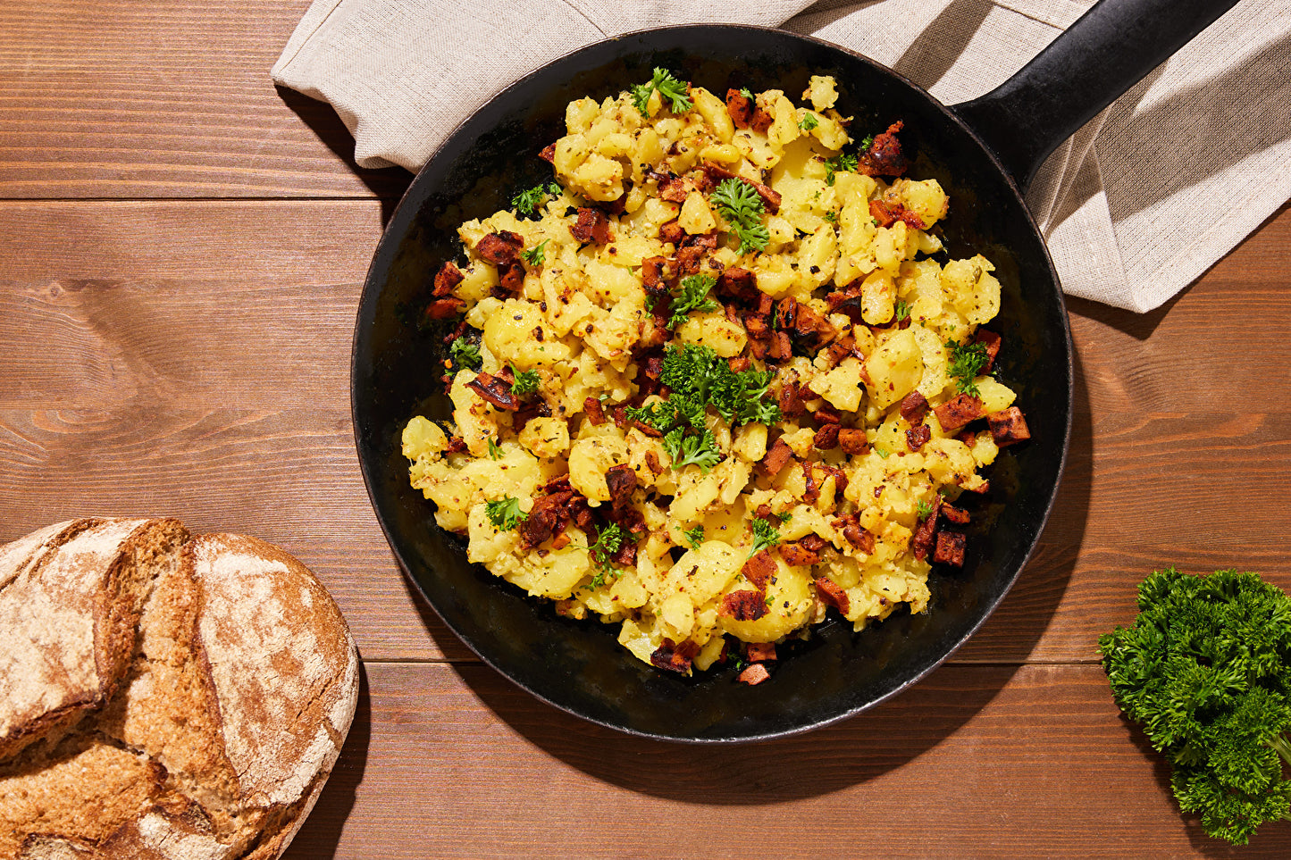 Der Vegane Bacon von planeo eignet sich einfach ideal, um jeden Salat, Wrap oder jedes vegane Rührei aufzuwerten.