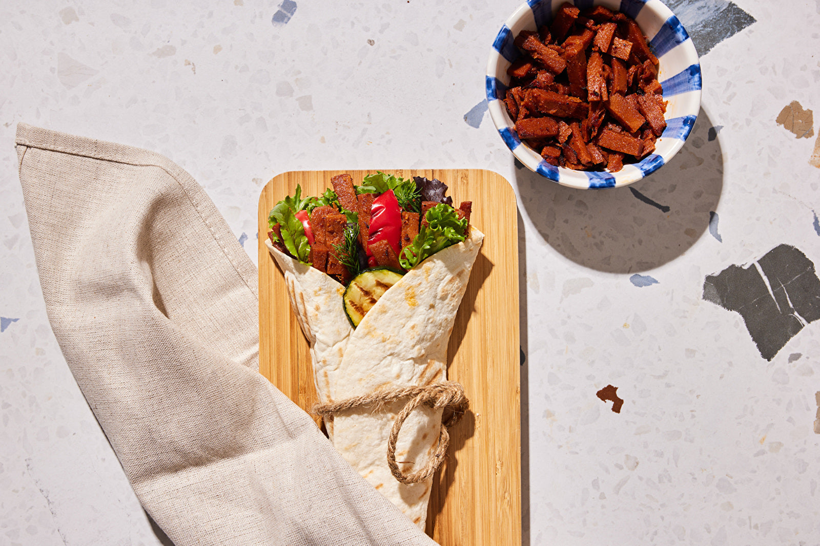 Mit dem Veganen Kebab von planeo gelingen viele Street-Food Klassiker auch problemlos auf rein pflanzlicher Basis. 